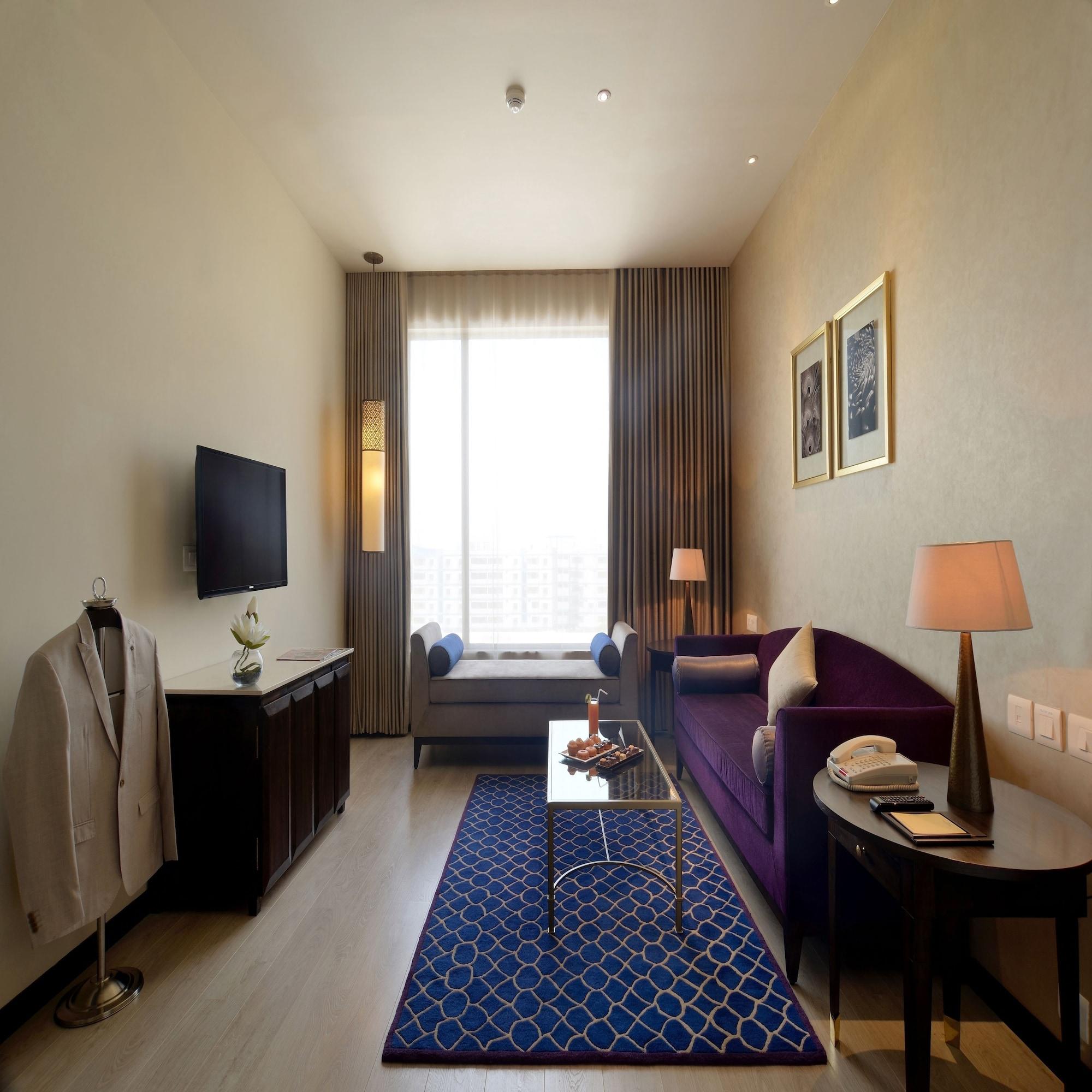 마라사 사로바 프리미어 호텔 티루파티 외부 사진 Living room