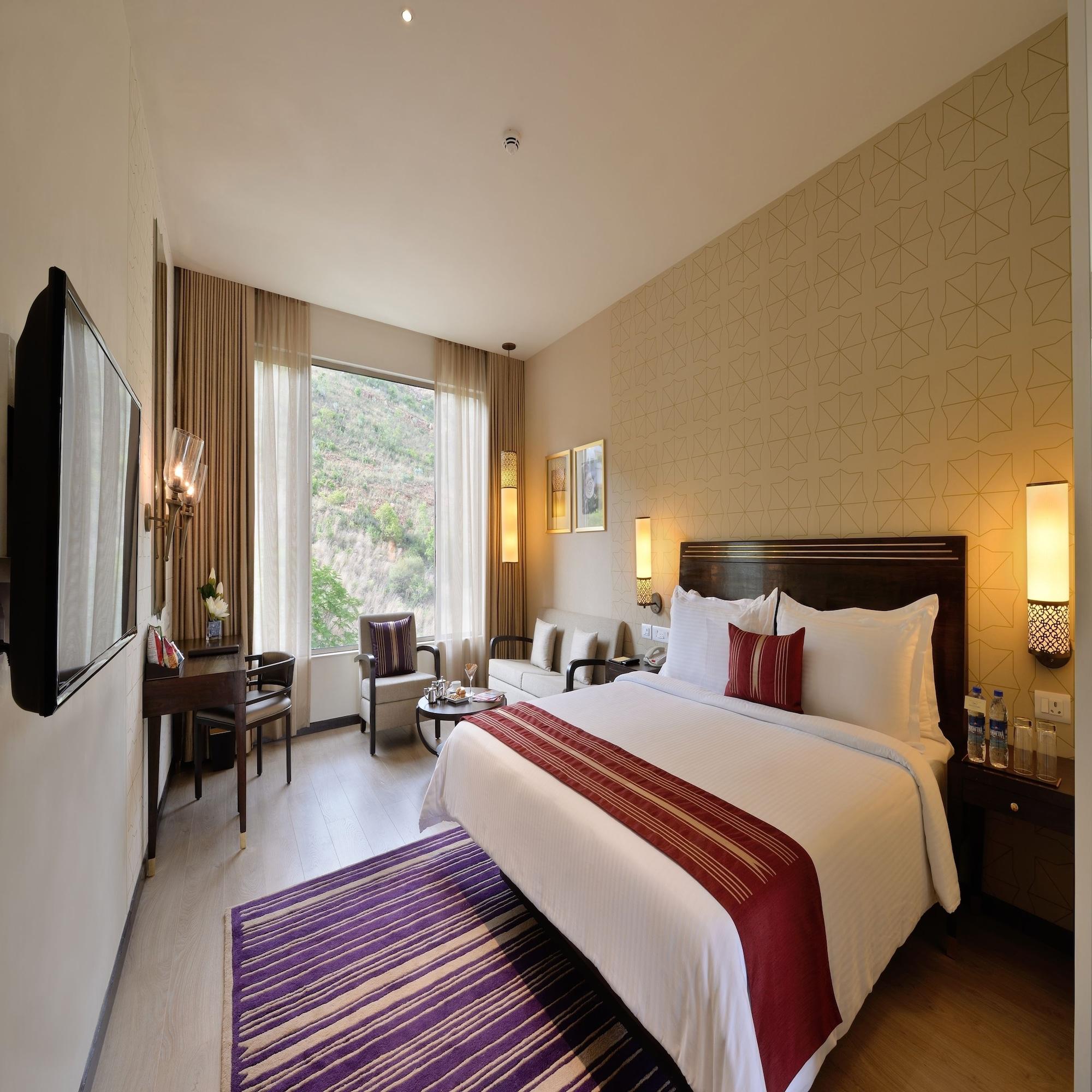마라사 사로바 프리미어 호텔 티루파티 외부 사진 A room at The Oberoi Rishikesh