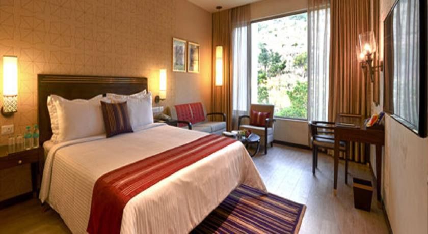 마라사 사로바 프리미어 호텔 티루파티 외부 사진 A room at the Taj Bengal