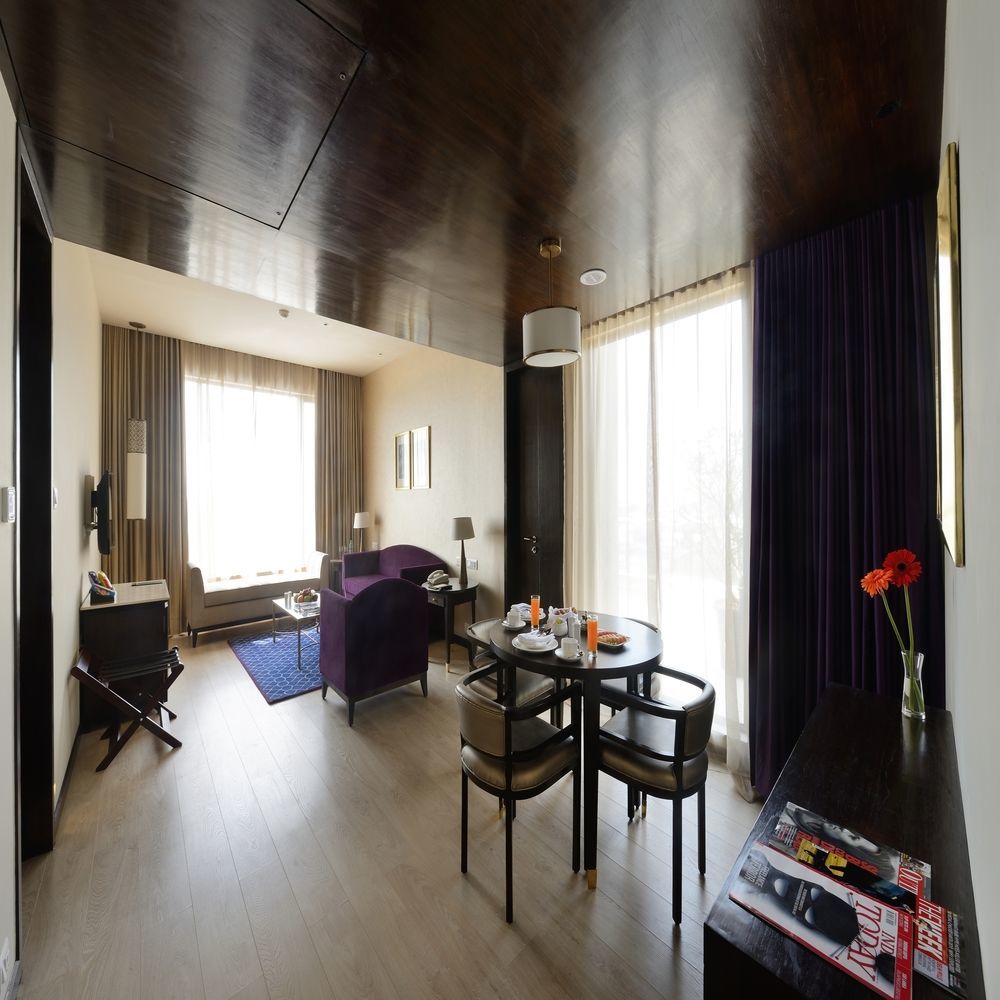 마라사 사로바 프리미어 호텔 티루파티 외부 사진 A suite at the Park