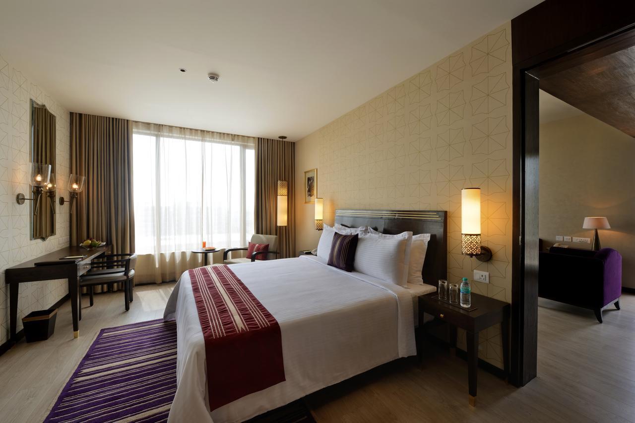 마라사 사로바 프리미어 호텔 티루파티 객실 사진 A room at the Taj Bengal