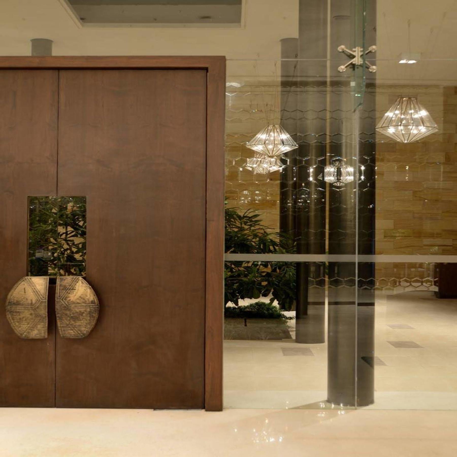 마라사 사로바 프리미어 호텔 티루파티 외부 사진 Entrance to the hotel
