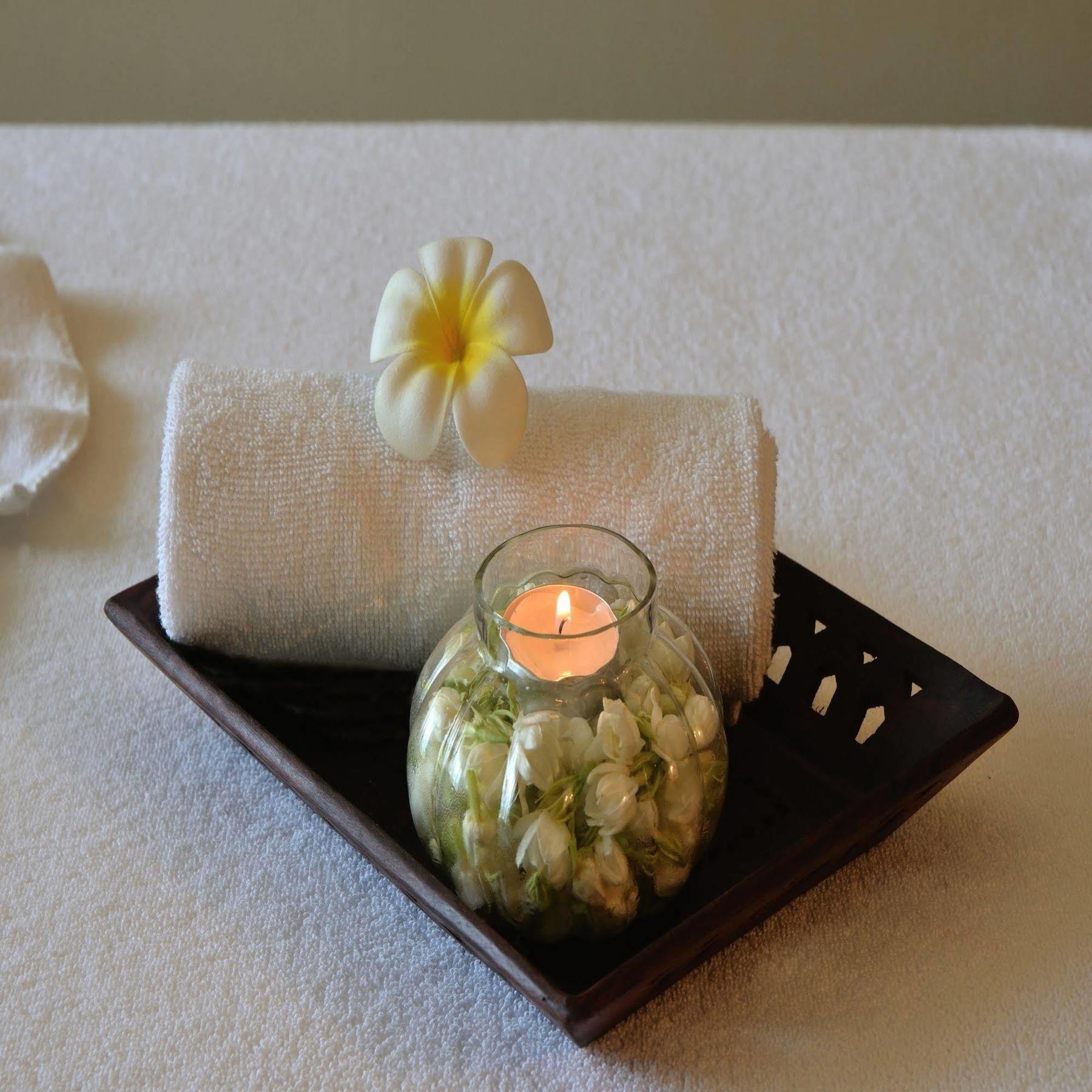 마라사 사로바 프리미어 호텔 티루파티 외부 사진 Plumeria spa