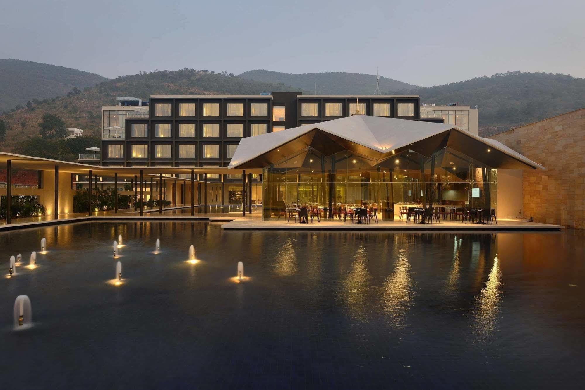 마라사 사로바 프리미어 호텔 티루파티 외부 사진 The Park, Hyderabad