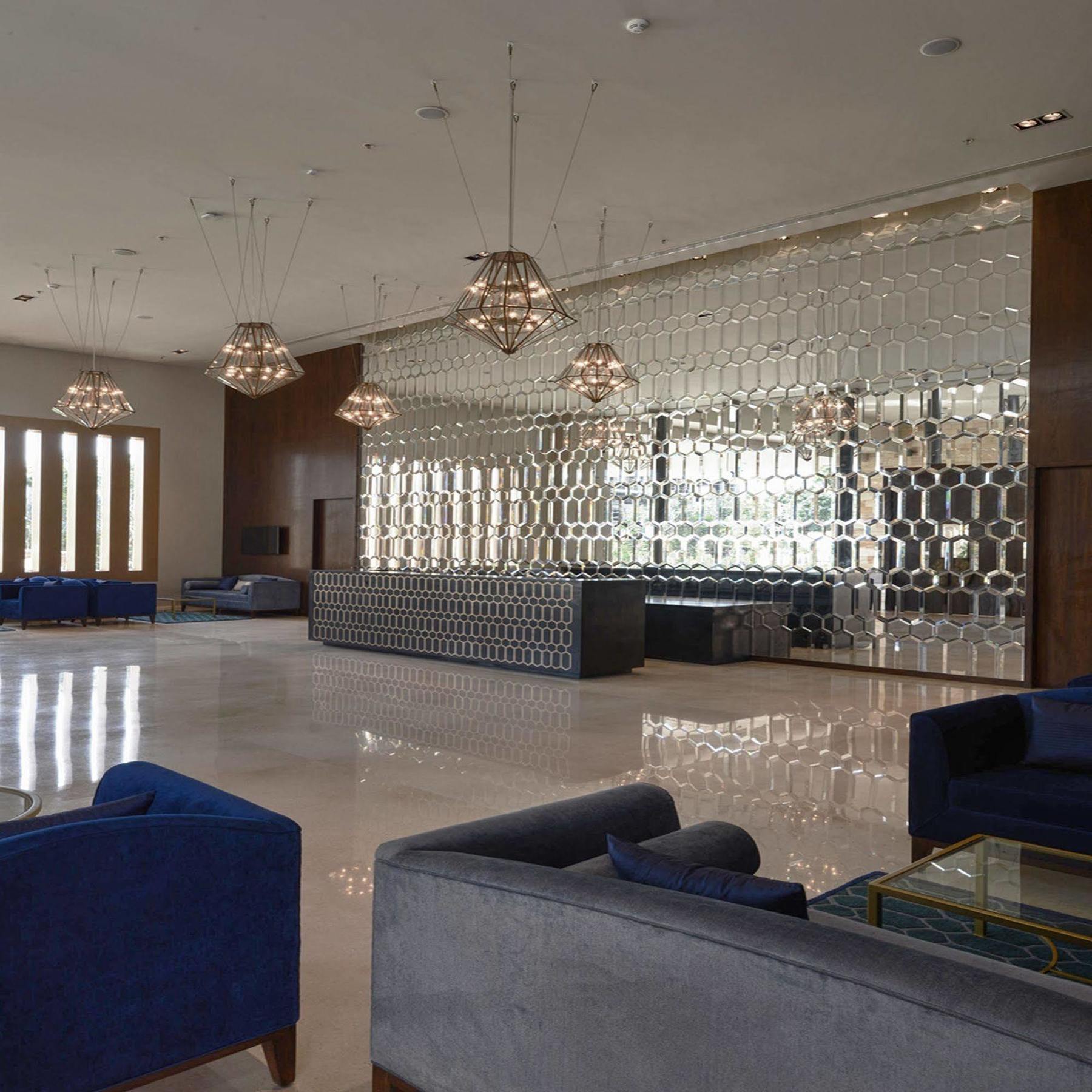 마라사 사로바 프리미어 호텔 티루파티 외부 사진 The lobby of the hotel