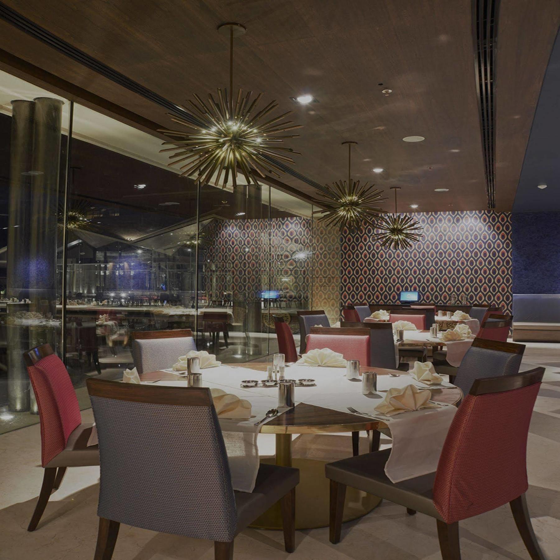 마라사 사로바 프리미어 호텔 티루파티 외부 사진 The interior of the restaurant